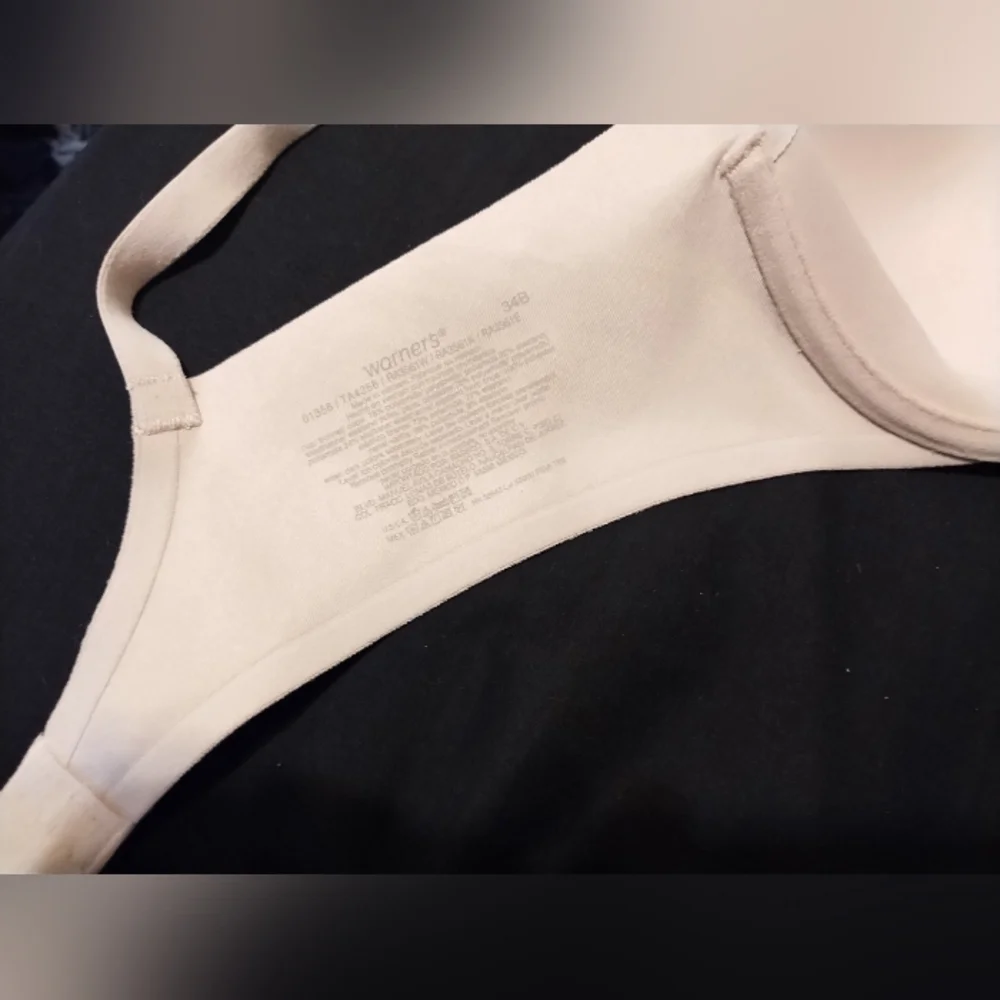 Warners Wired 2 Prong Bra Size 34B Cream and White Polkadot Gently Used